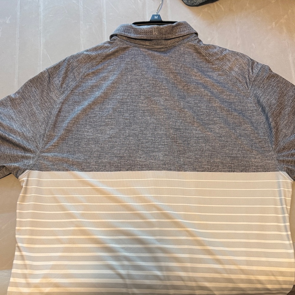 Nike Men's Tiger Woods Charcoal and Cream Polo Shirt - Picture 2 of 5